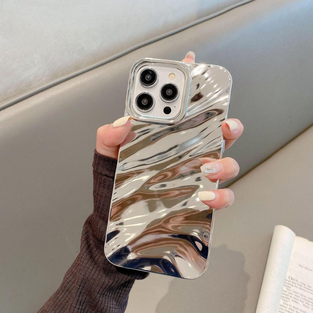 Glitter Pleated Wavy Shell Shockproof Phone Case for Apple 13/14/15/16e - Gold Spray Paint Water Ripple Design, Skin-Friendly