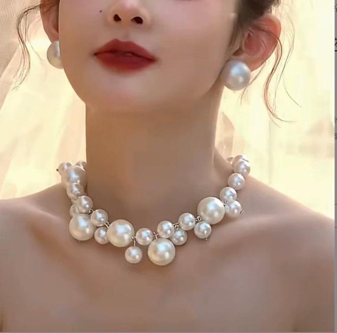 Exquisite Crystal Choker Necklace: Elegant Luxury Jewelry for Women