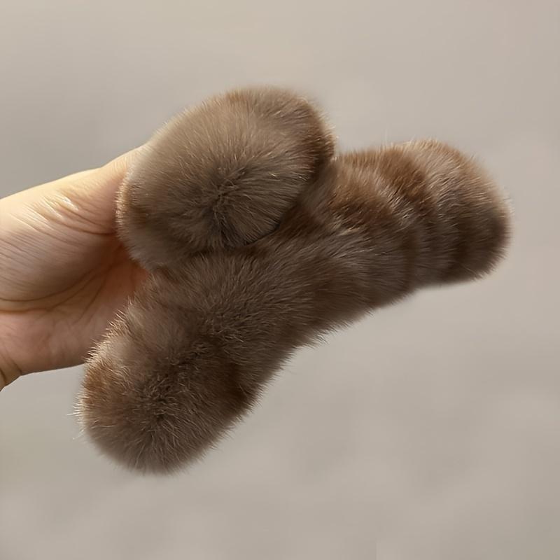 

Luxurious Faux Fur Hair Claw Clips Soft, Large, and Stylish Hair Accessories for Women Perfect Hair Styling Jewelry Gift with Plush Hairpin and Bar коричневый