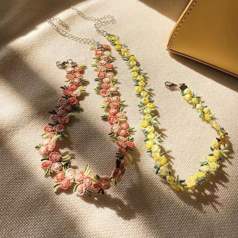 Modische bestickte Blumen-Spitzen-Halskette Choker Tragbar für stilvolle Frauen Damen Bequemes Modeaccessoire