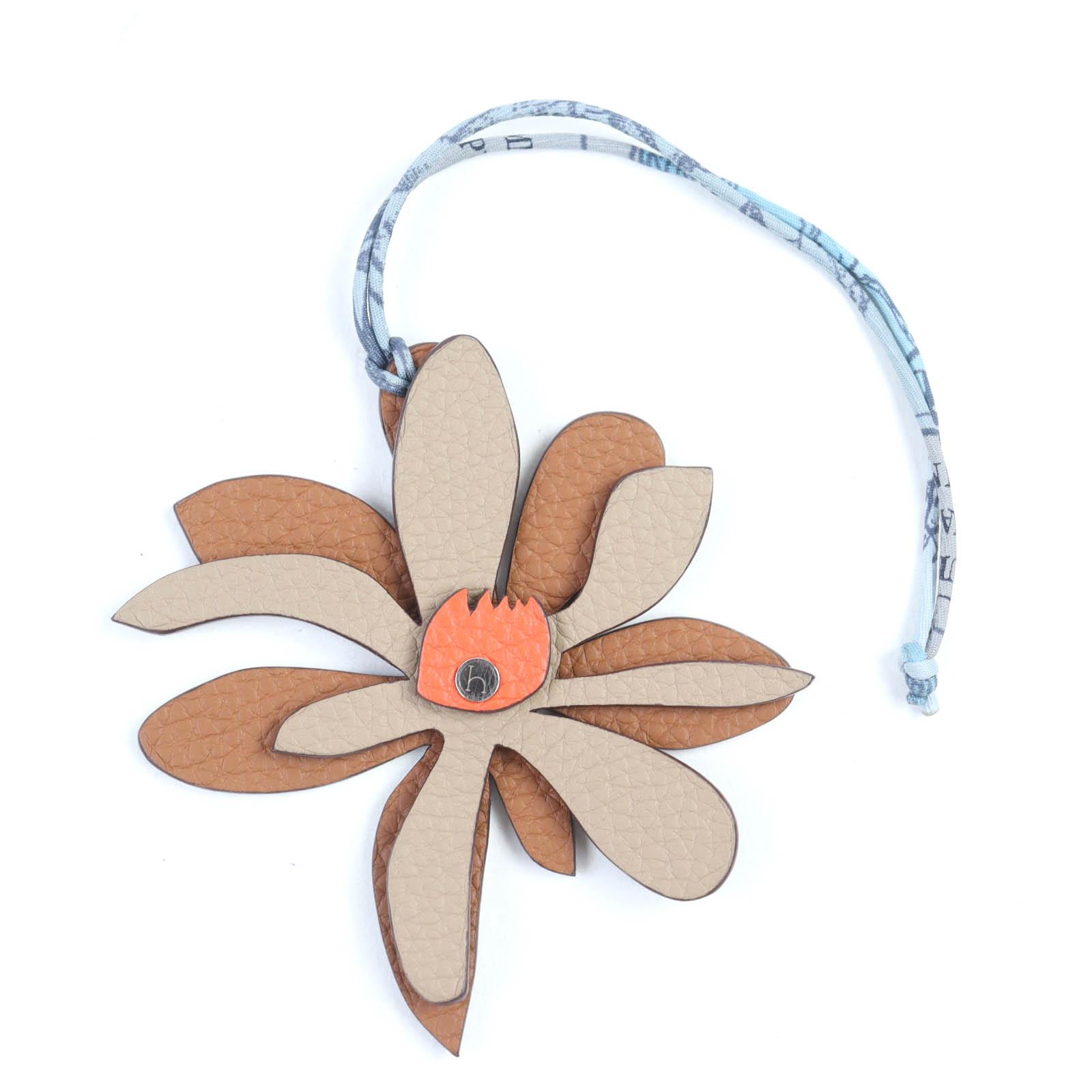 

HERMES charm Petite Ash Magnolia Brown orange leather Women Used