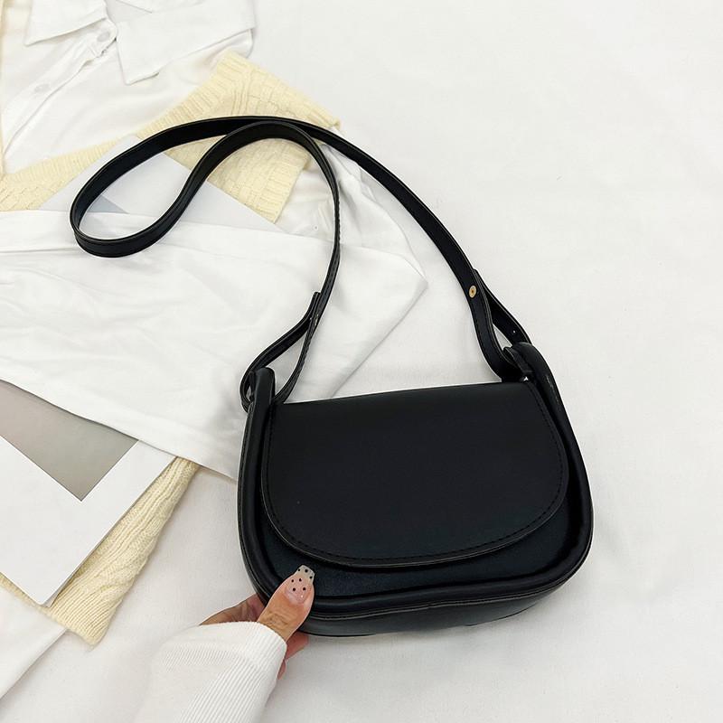 Fashionable Medium Saddle Crossbody Bag For Women In Colorful Pu Leather Style