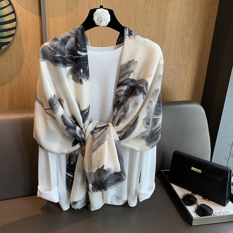 

Winter Ink Painting Petal Floral Fringe Viscose Soft Scarf Cotton Shawls Women Perfect for Travel Casual Muslim Hijab 180*90Cm