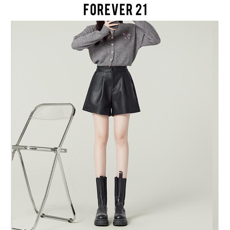 

Forever21 Women s Black PU Leather Bootcut Pants – High Waist, Hip-Hugging, A-Line, Wide Leg, Perfect for Autumn. M чорний