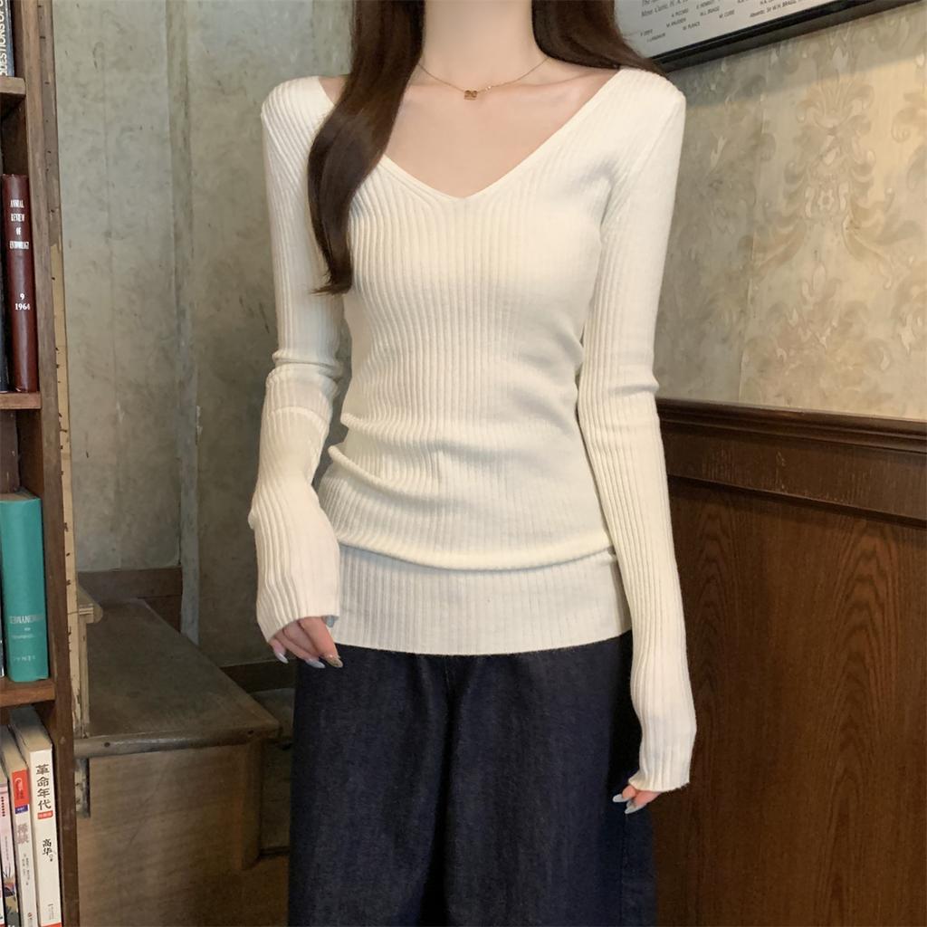 Gentle temperament v-neck texture sense thin long-sleeved knitted sweater women's autumn and winter bottoming sweater soft waxy pure desire top