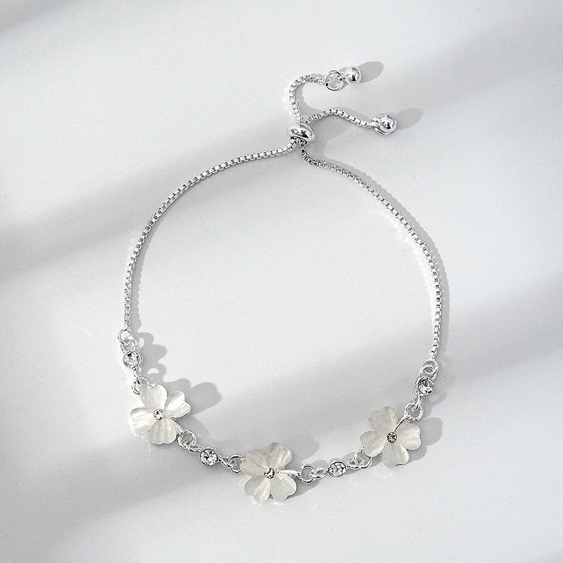 Lucky Four-Leaf Clover Adjustable Green Cat's Eye Bracelet for Women (Mori Style)