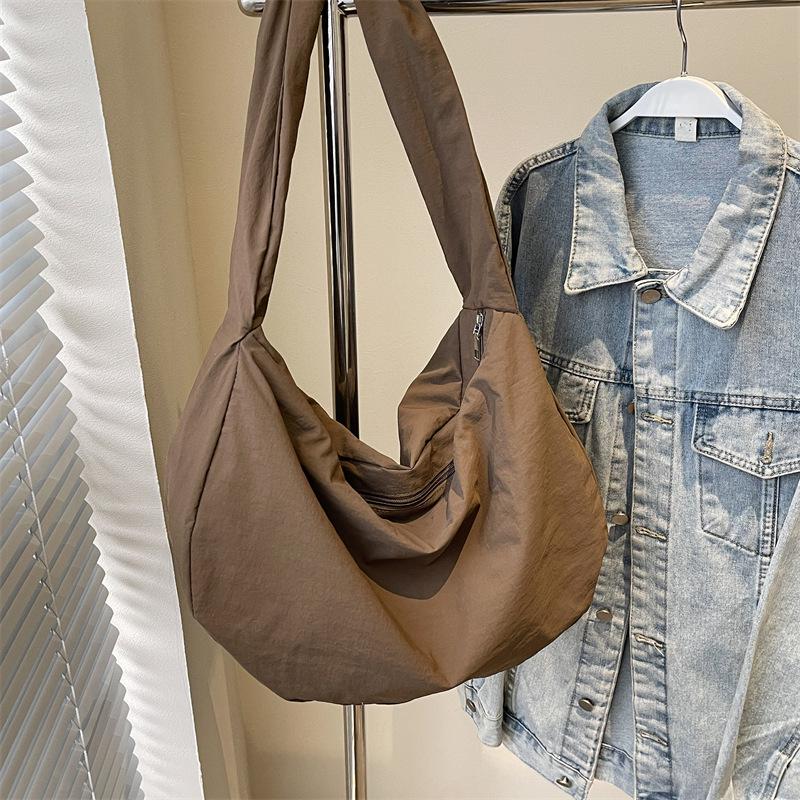 Sac à dos polyvalent léger en tissu doux pour femmes - Grande capacité, couleur unie, pour les trajets quotidiens, le sport, la salle de sport et les voyages