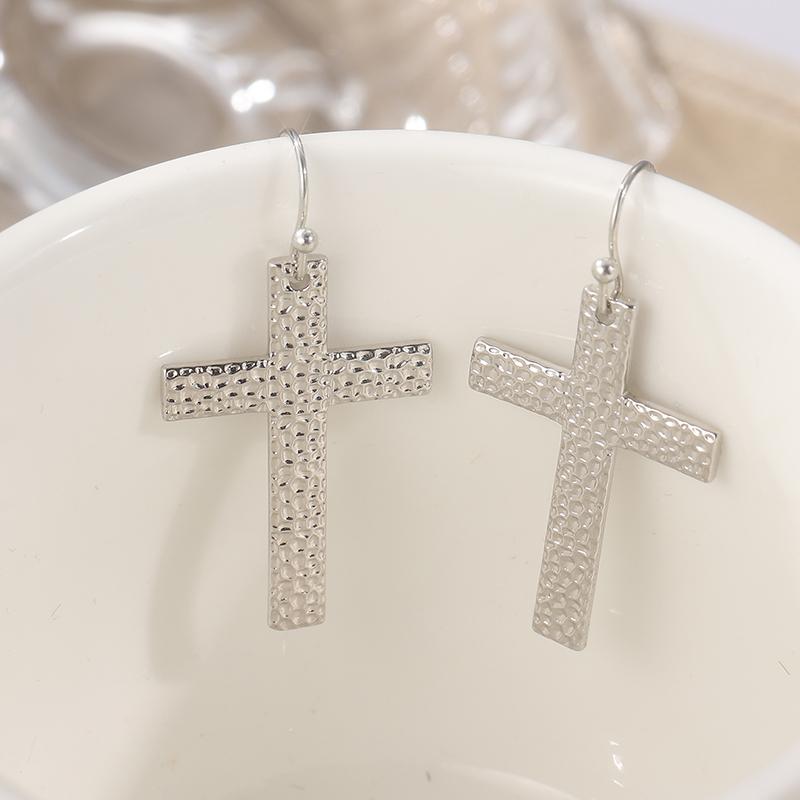 Vintage Silvery Plated Cross Shaped Dangle Earrings Women's Classic Hammer Pattern Handmade Pendant Earrings Jewelry Accessories