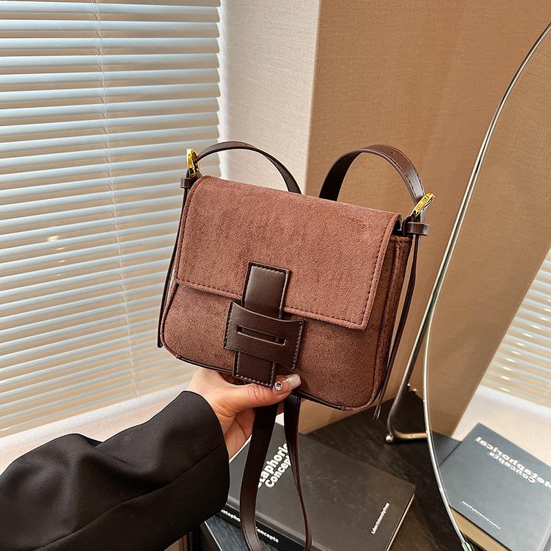 

Small bag women s retro new matte 2024 trendy autumn and winter underarm fashion messenger bag contrasting color small square bag