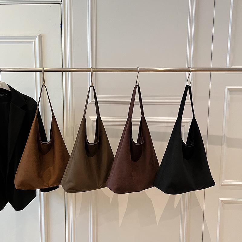 Retro Large Capacity One-Shoulder Underarm Tote Bag - Versatile Women's High-End Fashion Commute Accessory