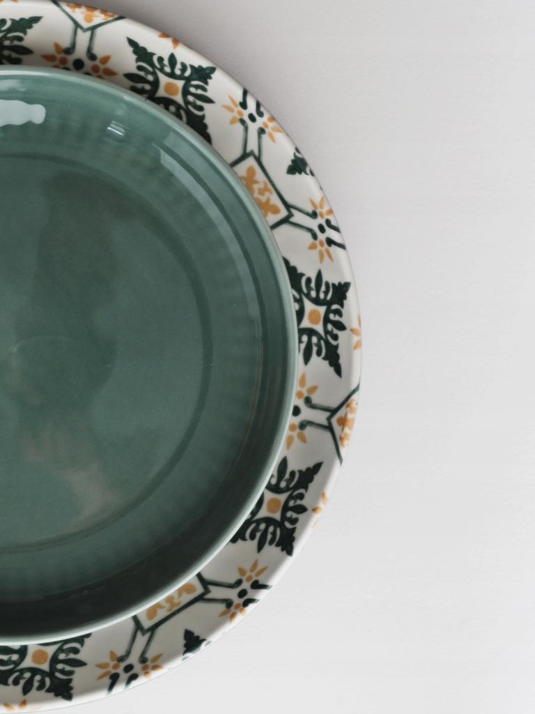 LARGE SHALLOW CERAMIC DINNER BREAKFAST PLATE 26 cm MOSAIQUE LINE