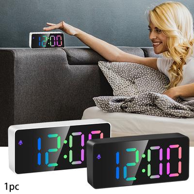 Wecker für Kinderzimmer Kleine Digitaluhr Schreibtisch Temperatur Datum Hintergrundbeleuchtung 3 Einstellbare Lautstärken