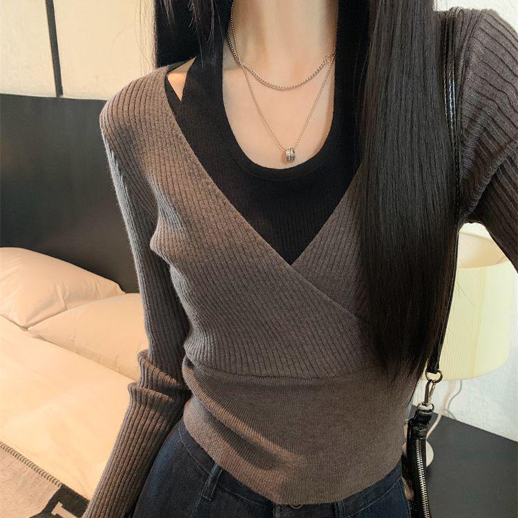 New Korean Color Block Layered Halter Knit Sweater - Women's Slim Fit Short Top for Autumn/Winter Collection.