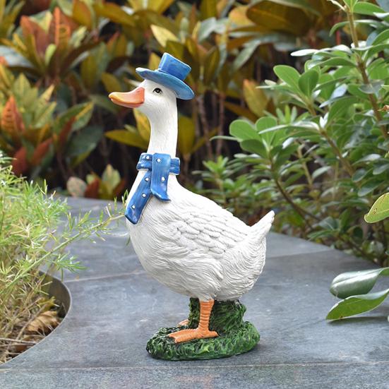 2Pcs Resin Duck Statue, Lightweight Waterproof Sun-Resistant Garden Decoration, Cartoon Style Duck Figurine for Home Courtyard Balcony Windowsill