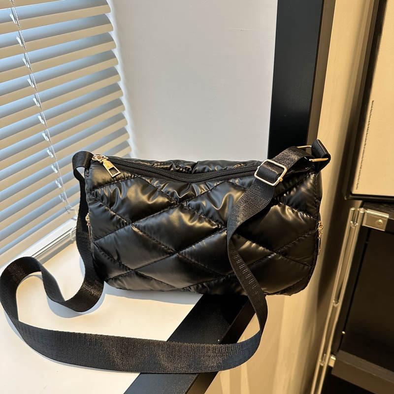 Soft Leather Fashion Shoulder Bag Women'S Spring Versatile Messenger Bag Pillow Bag Women'S Bag Tide