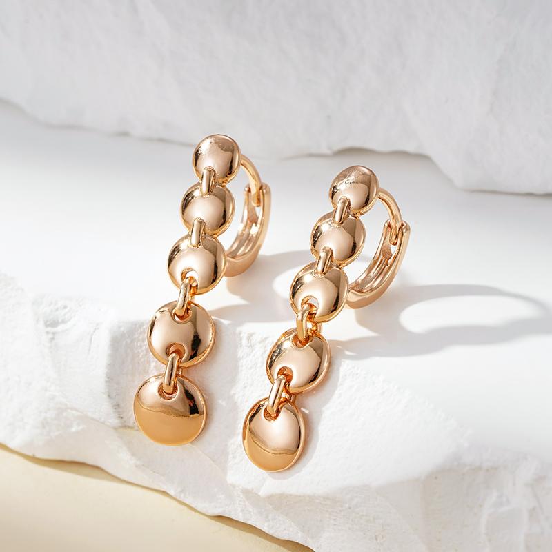 Modische Glänzende Hängeohrringe für Damen Roségold Farbe Einfacher Langer Anhänger Glied Hochwertiger Täglicher Feinschmuck
