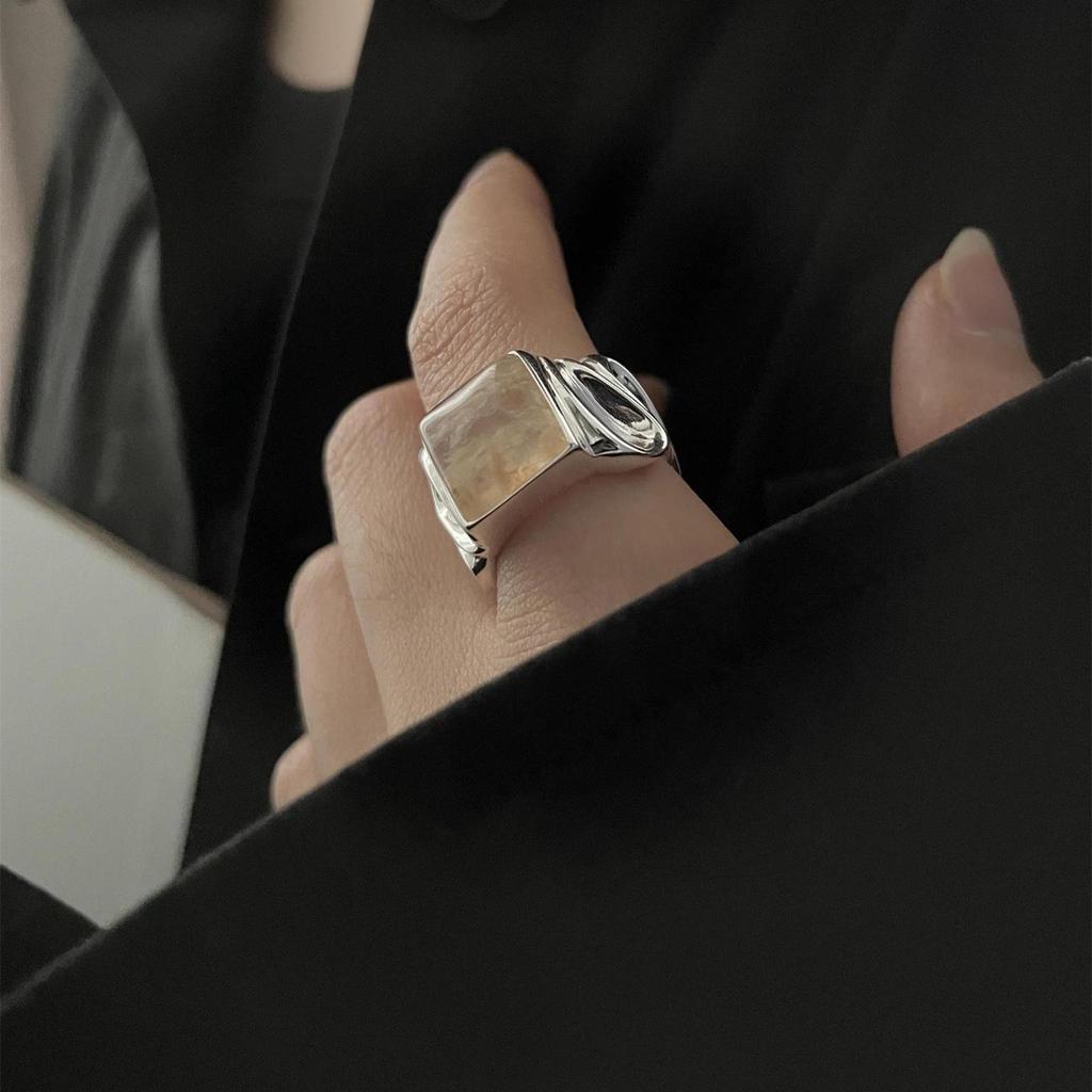 Elegant Women's Adjustable Zirconia Square Ring with New Wave Pattern – Trendy Ins Index Finger Ring