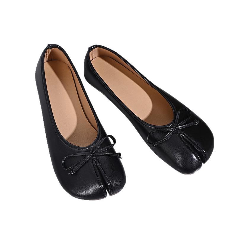 Scarpe Basse da Donna in Morbida Pelle con Punta Divisa e Fiocco - Collezione 2026: Versatile, Bocca Stretta, Design Slip-On