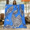 1pc 2D Flat Printing Spring & Summer New Arrival Blue Background Vintage Hand-Painted Peacock Feather Themed Digital Print Blanket, Throw Blanket, Sof