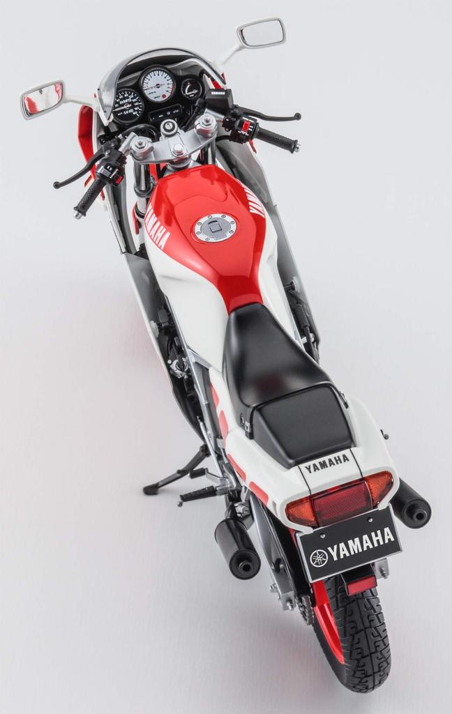 Plastikový model motocyklu Hasegawa řady Yamaha BK11 v měřítku 1/12 TZR250.(1KT)