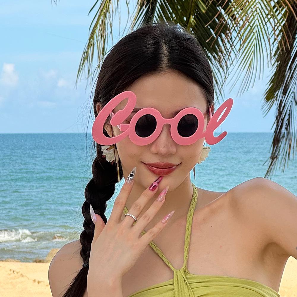 Personalisierte Cartoon-Sonnenbrillen für Abschluss- und Geburtstagsfeiern