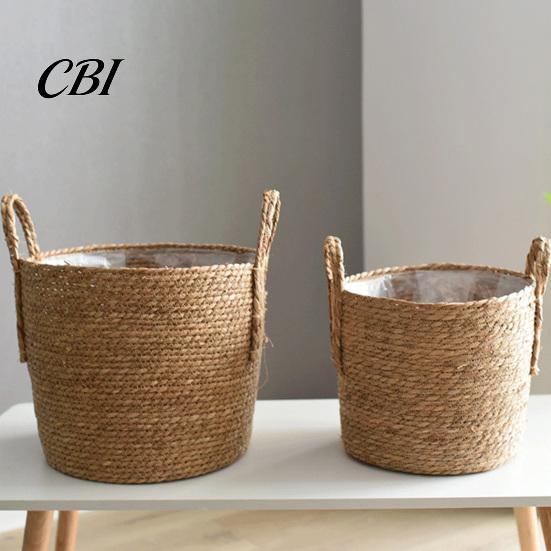 Garden Plant Display Baskets Woven Seagrass Pot with Handle, Built-in Plastic Film Lining Sustainable Straw Planters Storage Basket, Natural
