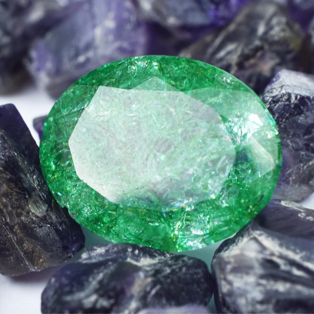 Natural Green Emerald Loose Gemstone Oval Cut 18.90 ct for Jewelry Making and Gem Collections