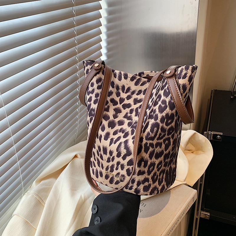 Ielgy Leopard Print Casual Large Capacity Bucket Bag Retro Casual Tote Bag Fashion One Shoulder