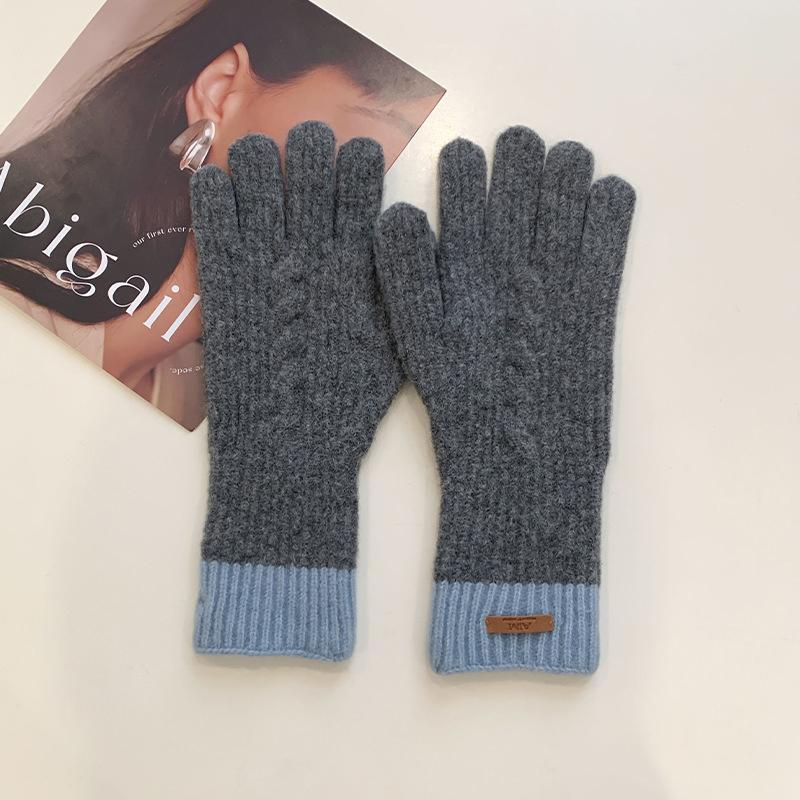 

Women Warm Thick Plush Knitted Gloves Touch Screen Men Fashion Autumn Winter Keep Warm Riding Skiing Outdoor Gloves Mitten 26x13 cm