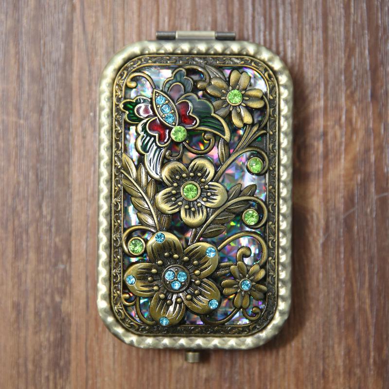 Russischer Vintage Geprägter Klapp-Kompaktspiegel, Luxuriöser Metall-Kosmetikspiegel mit Komplexem Detail