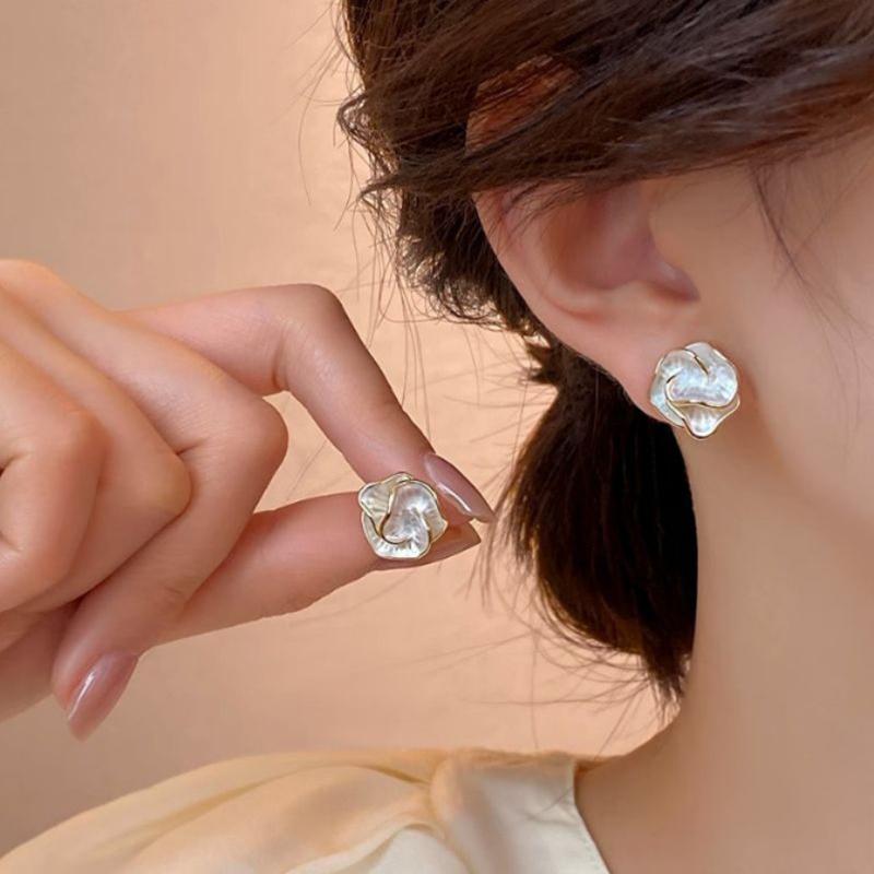 Delicate Camellia Stud Earring For Women Unique Flower Design Ear Stud Temperament White Earrings Daily Jewelry Gift D