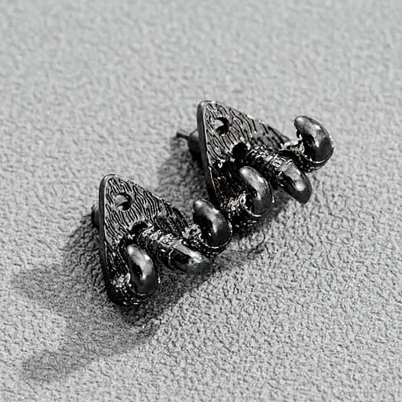 1 Pair Gothic European and American Deer Antler Earrings Fashion Metal Antlers Pendant Earring Personalized Punk Hiphop Jewelry