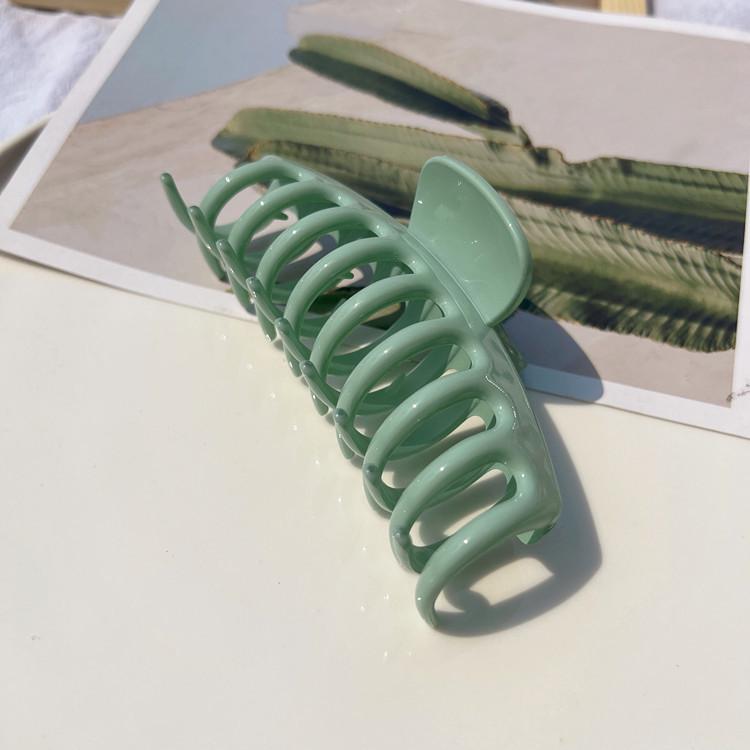 Großer französischer Retro-Klammer-Haarclip für elegante Damenfrisuren.