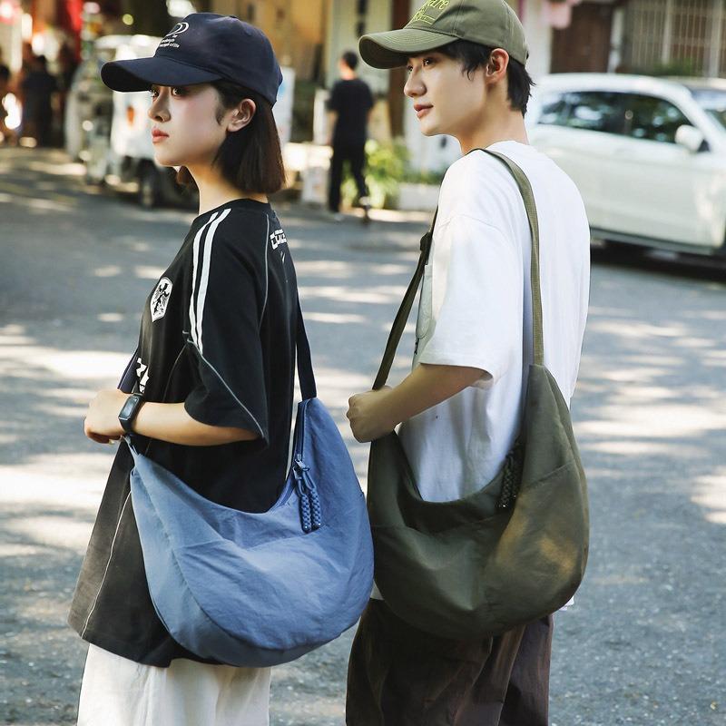 Fashion Versatile Men's and Women's Casual Bags Nylon Messenger Bags New Dumpling Bags Commuter Shoulder Bags