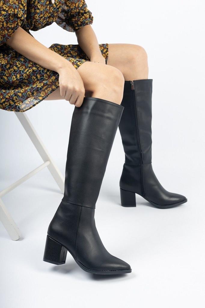 Moderne, stilvolle Damenmode-Stiefel, Stiefel, Kunstlederschuhe, schwarze Cm-Absatzstiefel in Lederoptik