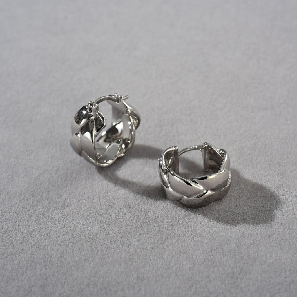 Niche Exquisite Versatile Woven Pattern Hollow S925 Silver Needle Ear Buckle Light Luxury Small Fragrant Wind Rhombus Pattern Earrings Women