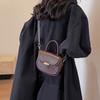 Handbag women's 2025 new Korean version retro fashion saddle bag niche high-end commuter messenger bag