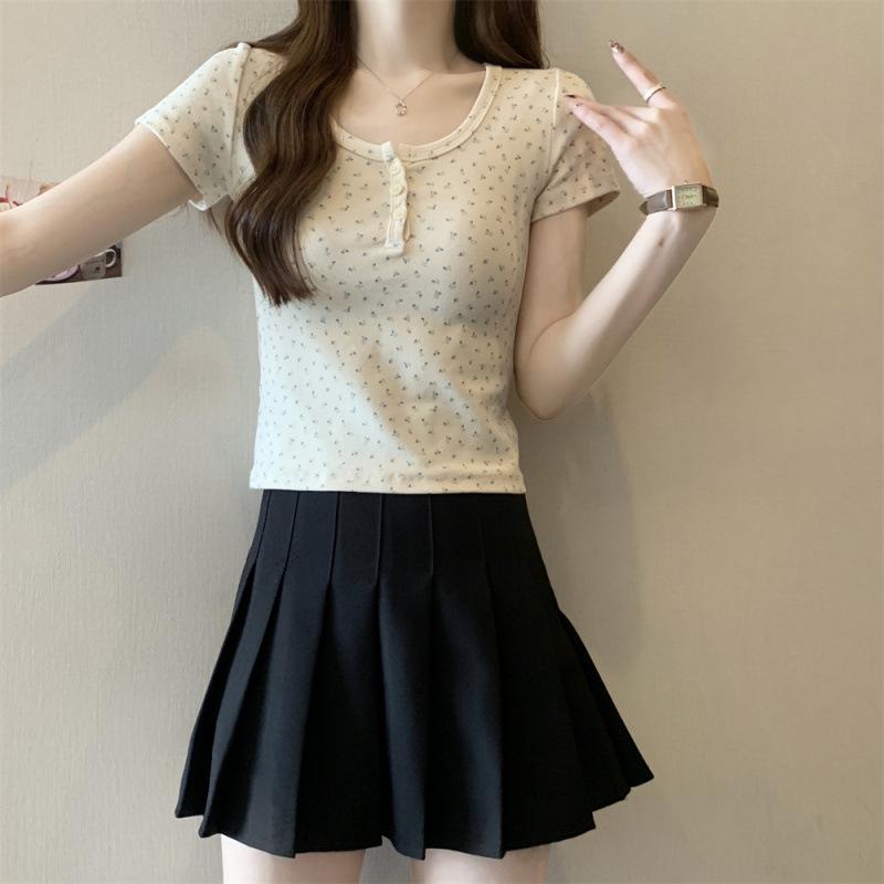 

Женский облегающий топ с коротким рукавом и цветочным принтом 2025 года Medium