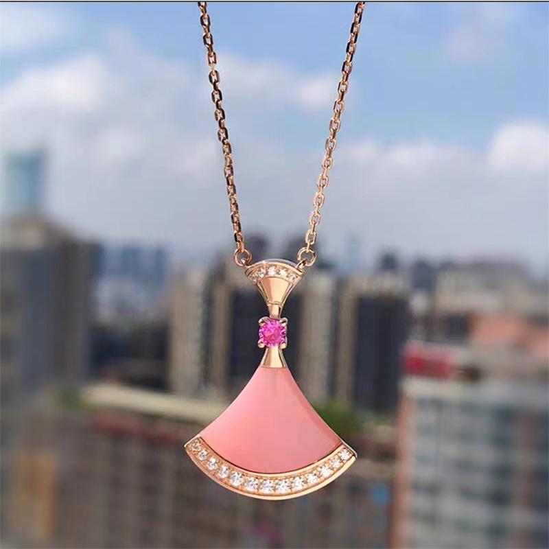 Baojia V Gold Electroplated Mother-of-Pearl Pendant Necklace