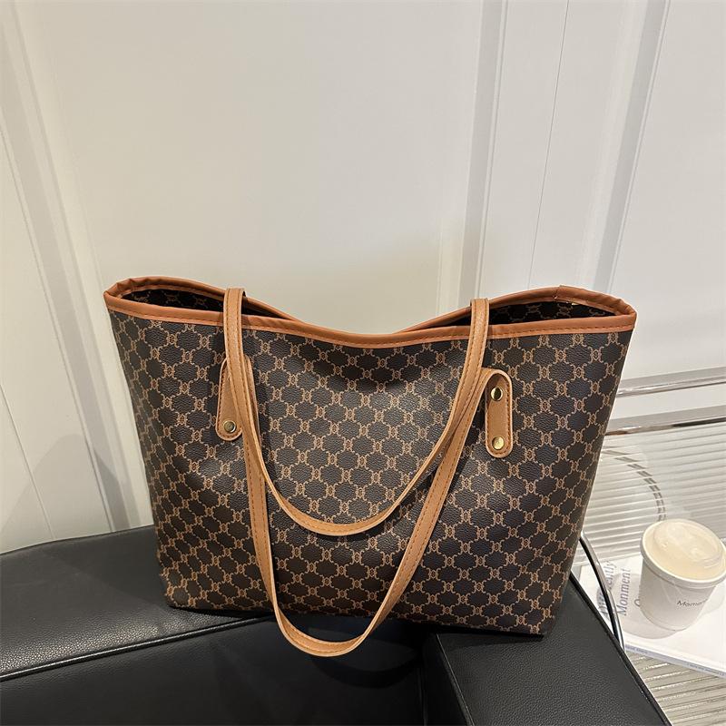 

Простая и модная сумка большой вместимости женская новая трендовая сумка-тоут для поездок на работу большая вместимость портативная сумка через плечо