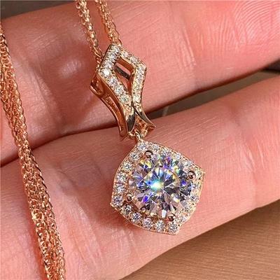 Diamond-shaped Necklace for Women Is Simple Style Niche Design Sense of Temperament Light Luxury Retro Everything Party Luxury