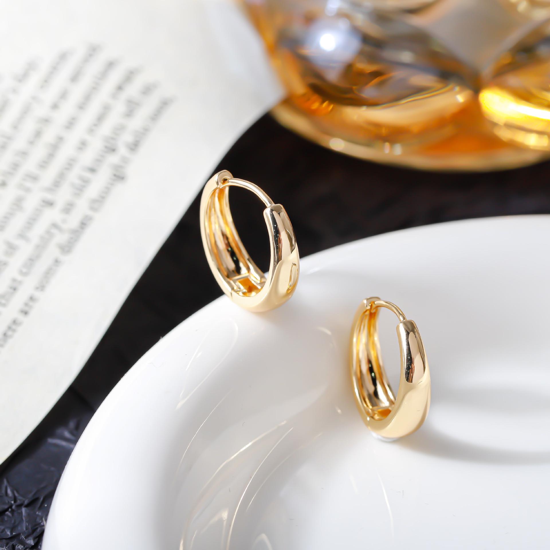 Elegant European Wide Round Hoop Earrings - Versatile, High-End, and Stylish Jewelry for Women