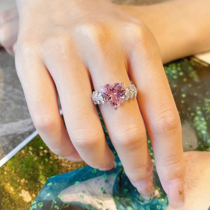 Cold Wind Tide Pink Diamond Ring Female Niche Design High Carbon Diamond Crushed Ice Cut Pink Index Finger Ring