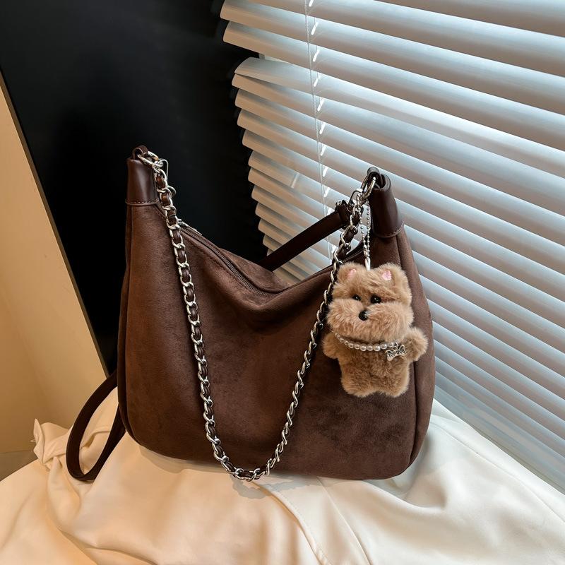 Fashion commuter large-capacity chain underarm bag women's 2025 new autumn and winter simple versatile tote bag shoulder bag