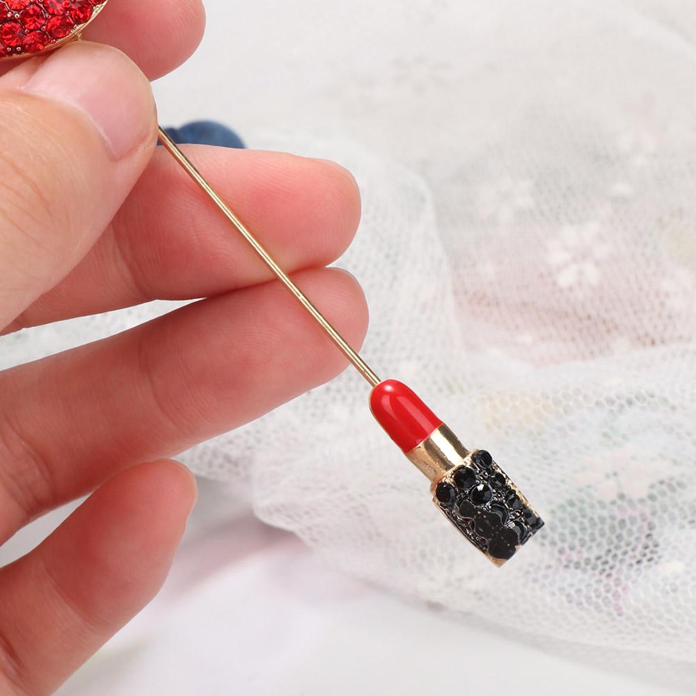 1 stück Kristall Rot Lippenstift Broschen Emaille Pin Jacken Für Frauen Zubehör Pins Strass Revers Pin Kuss Rot Schmuck