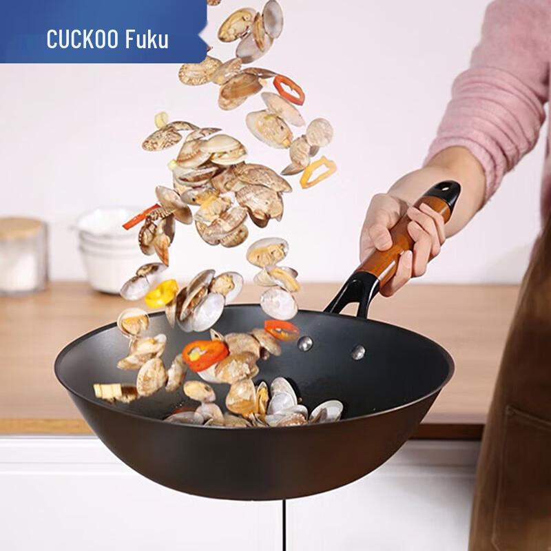 Cuckoo 33cm Cast Iron Non-Stick Wok
