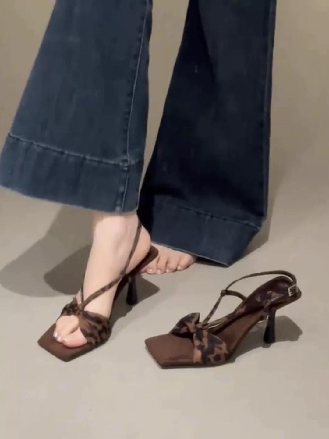 

French bow leopard print high-heeled sandals 2025 autumn new retro temperament stiletto with skirt high heels 39