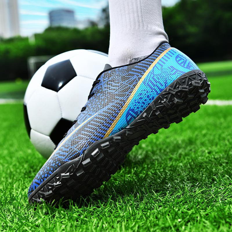 

Foreign trade men s football shoes men s sports football shoes broken nails college students outdoor football game training shoes 45