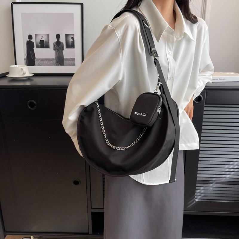 Red Canvas Travel Crossbody Bag Women New Versatile Casual Large Capacity Shoulder Bag Temperament Versatile Messenger Bags