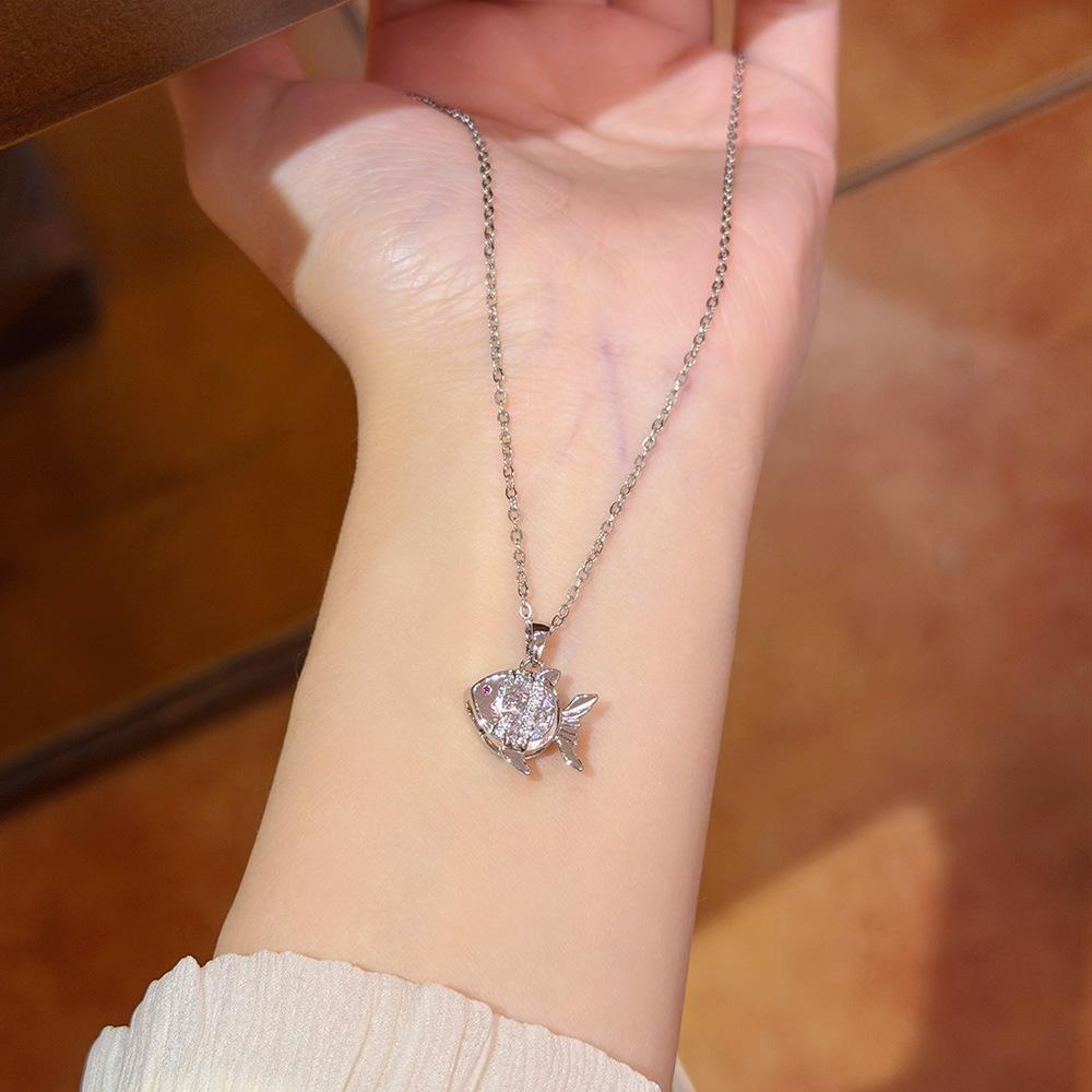 Fashion Goldfish Pendant Titanium Steel Necklace Women Delicate Zircon Clavicle Chain